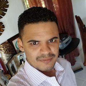 Meet your Posher, Carlos manuel